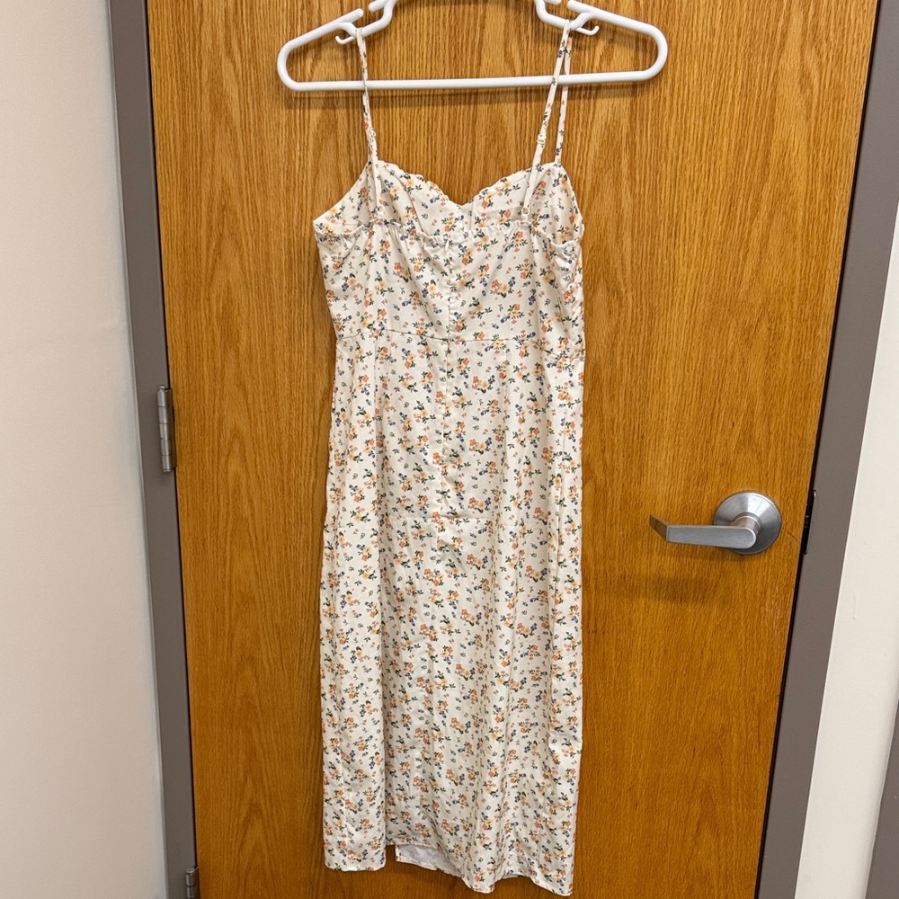 Chic Floral Midi Dress with Spaghetti Straps - Picture 8 of 9